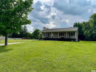 1208 S Adams Rd, Eureka, IL 61530