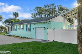 1146 Riverside Dr, Holly Hill, FL 32117