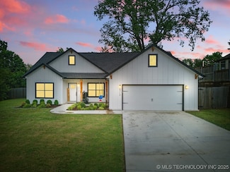 9713 S 70th Ave E, Tulsa, OK 74133