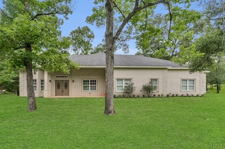 26 Panorama Dr, Conroe, TX 77304