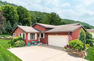 4633 Juniper St, La Crosse, WI 54601