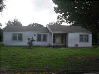749 N Clara St, Wichita, KS 67212