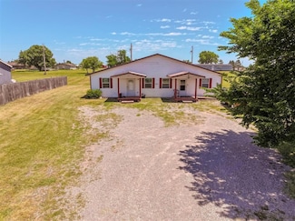 109 Clover Ln, Amber, OK 73004