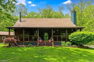 27 W Owassa Turnpike, Newton, NJ 07860