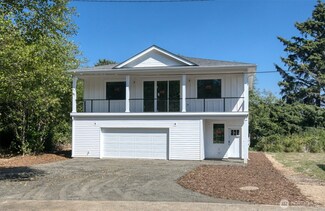 18 2nd St, Pacific Beach, WA 98571