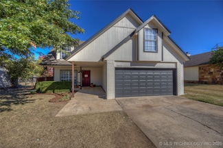 2512 E Queens St, De Soto, OK 74014