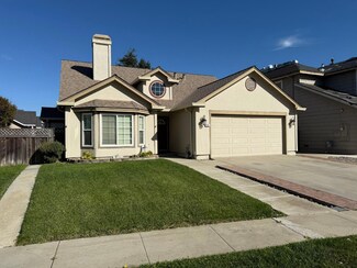 940 Provincetown Dr, Salinas, CA 93906