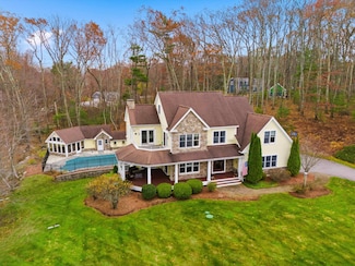 71 Deer Hill Cir, Pelham, NH 03076