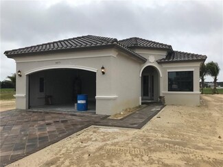 4476 Aurora St, Naples, FL 34119