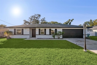 842 Sweetbrier Dr, Deltona, FL 32725