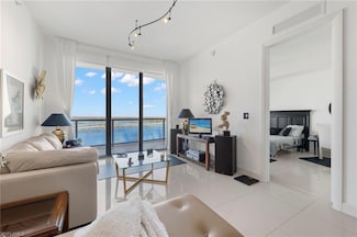 3000 Oasis Grand Blvd Unit MPH6, Fort Myers, FL 33916