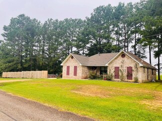 1010 Pinecrest Dr, McComb, MS 39648