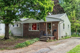 44 Deuro Dr, Niagara Falls, NY 14304