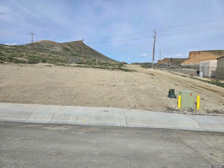 815 River View Dr, Green River, WY 82935