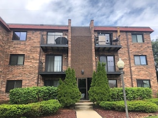 1761 W Algonquin Rd Unit 1A, Mount Prospect, IL 60056