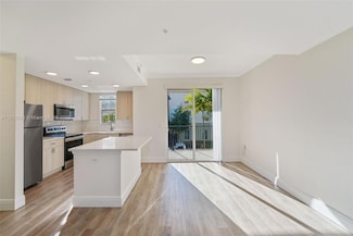 10170 SW 7th St Unit 9-103, Pembroke Pines, FL 33025