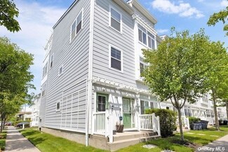76-18 Aquatic Dr Unit 89, Far Rockaway, NY 11692