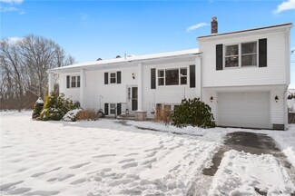 40 Peck Hill Rd, Johnston, RI 02919