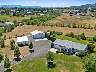 6211 N Blue Skies Ln, Newman Lake, WA 99025
