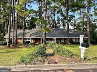 225 Alabama Dr, Tifton, GA 31794