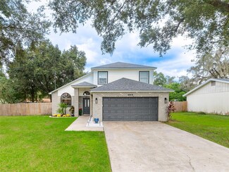 2414 Buckhorn Manor Dr, Valrico, FL 33594