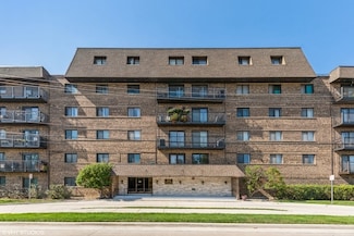 960 S River Rd Unit 502, Des Plaines, IL 60016