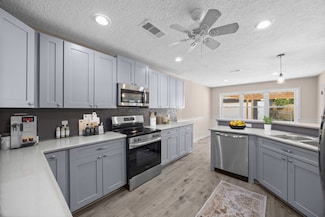 1503 Seagate Ln, Houston, TX 77062