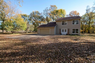1081 N 1172 Rd, Lawrence, KS 66047