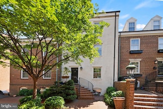 116 Cameron Mews, Alexandria, VA 22314