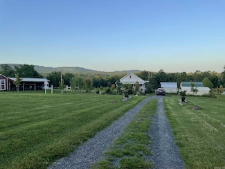 2462 Hilltop Rd, Marshall, AR 72650