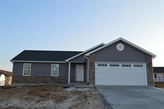 70 Village Circle Dr, Winfield, MO 63389