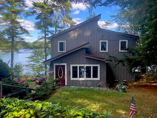 41 Haskell Ave, Raymond, ME 04071
