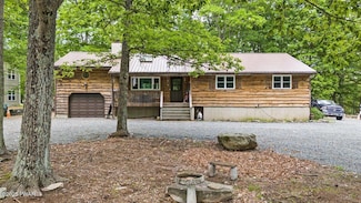 141 Constitution Dr, Lackawaxen, PA 18435