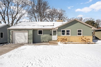 626 Park Valley Dr W, Hopkins, MN 55343