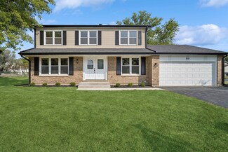 860 Windemere Ln, Lake Zurich, IL 60047