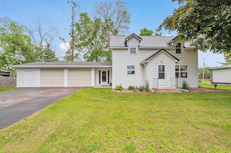 243 Chicago St, Pulaski, WI 54162
