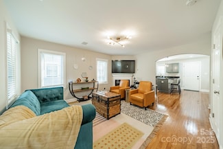 2823 Whiting Ave, Charlotte, NC 28205