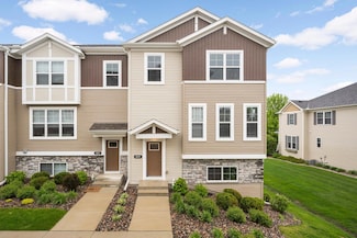 819 Roselyn Dr, Victoria, MN 55386