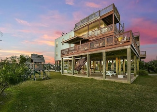 1434 8th St, Dickinson, TX 77539