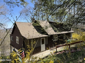 106 Bartleson Deer Trail, Greentown, PA 18426