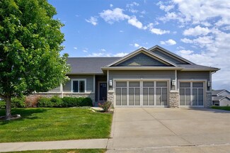 9305 Sugar Creek Cir, West Des Moines, IA 50266