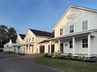 15 Magnolia Ln Unit 15, Gardiner, ME 04345