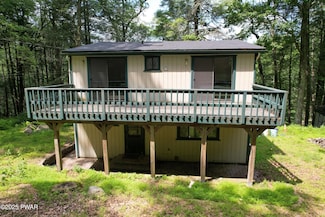 219 Woodpecker Ct, Pike County, PA 18324