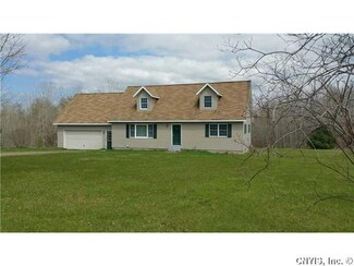 36 New Meadows Dr, Hannibal, NY 13074