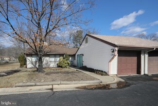 15 E Azalea La, Mount Laurel, NJ 08054