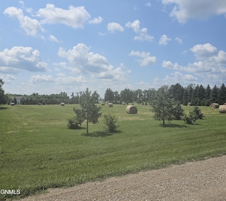 8380 31st St SE, Jamestown, ND 58401