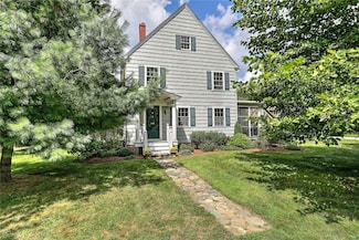 23 Annawamscutt Rd, Barrington, RI 02806