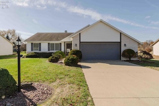 122 Orchard Grove Dr, Clyde, OH 43410