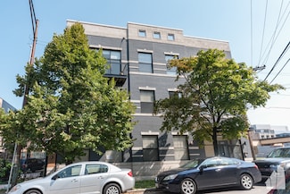213 N Racine Ave Unit 302, Chicago, IL 60607