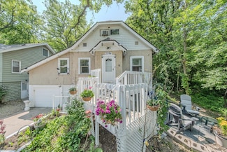 2394 Valentine Ave, Saint Paul, MN 55108